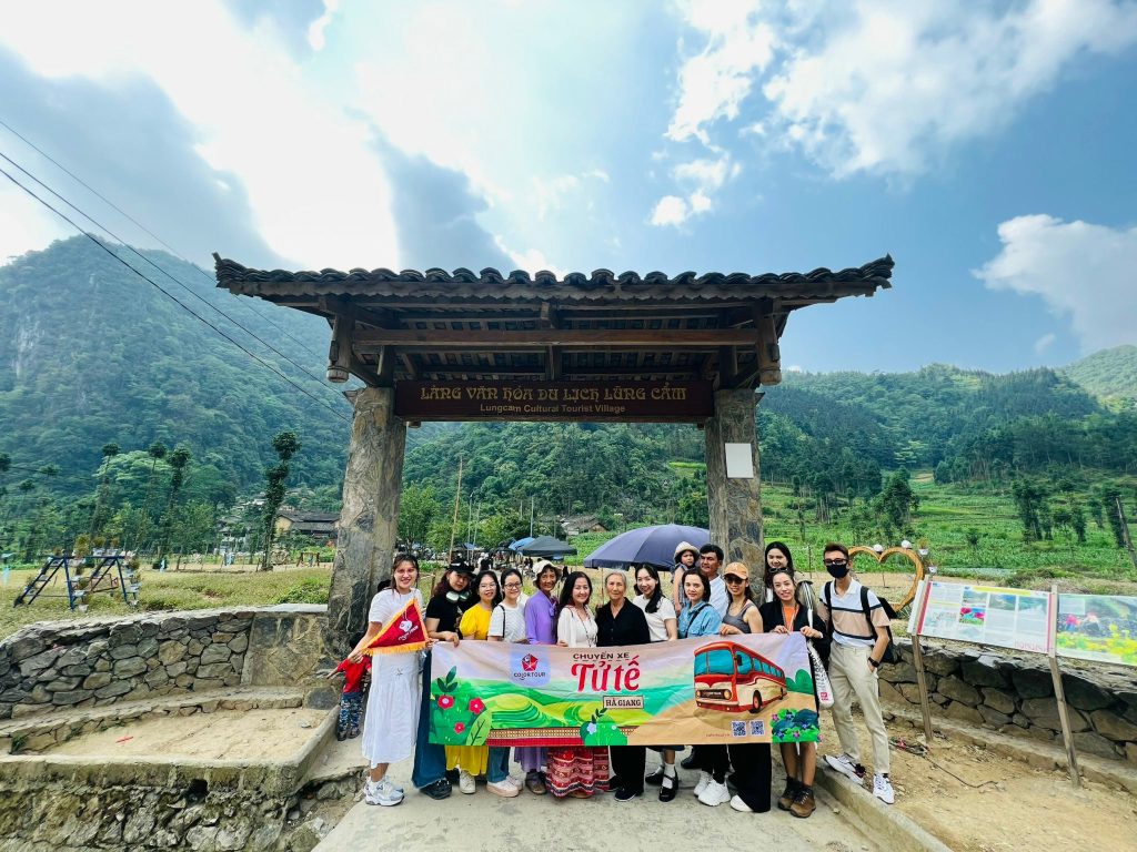 453499499 10222250303681221 3506954492905293871 n Color Tour - Khởi Nguồn Giá Trị Sống Tháng 10 1, 2026