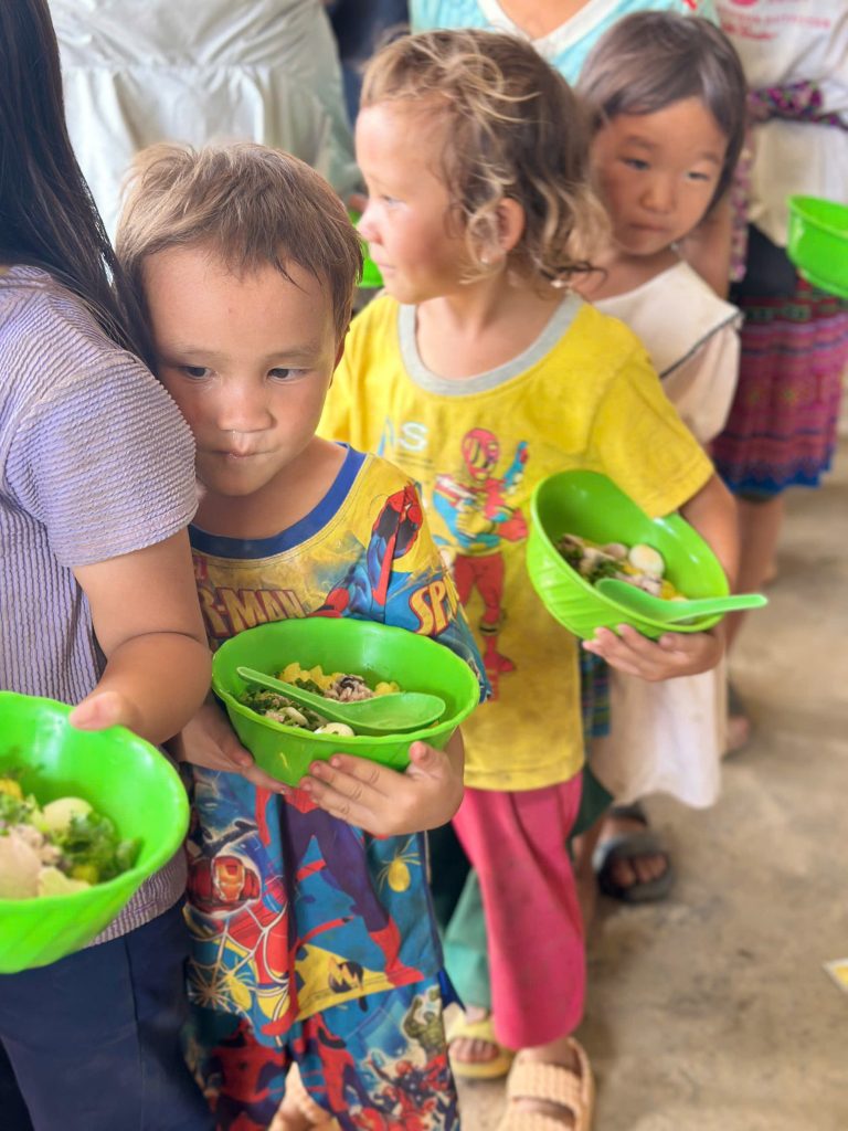 z6481572296971 c566eede0489b55bfe9e3a36c975b822 Color Tour - Khởi Nguồn Giá Trị Sống Tháng 10 1, 2026
